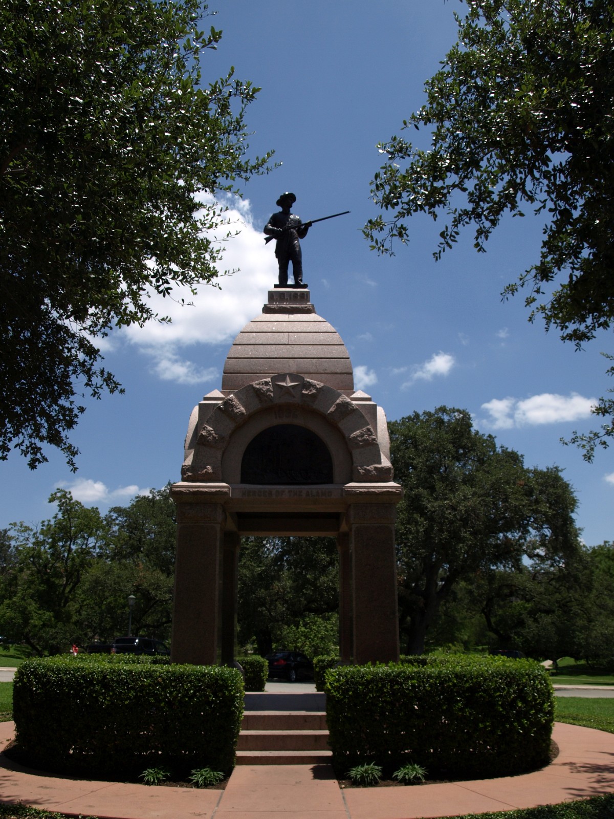 Alamo Monument to the Defenders Alamo Monument to the Defenders